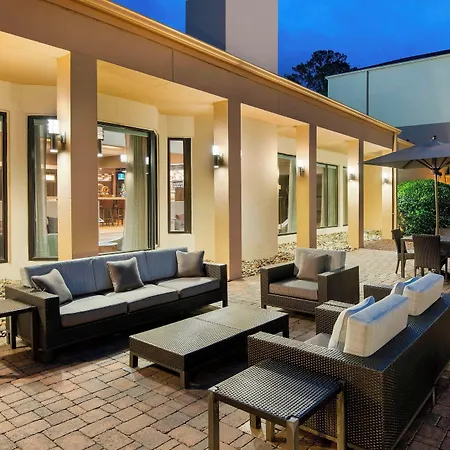 Courtyard By Marriott Savannah Midtown-2