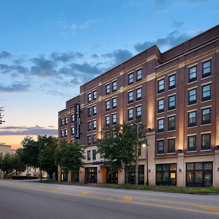 Fairfield Inn & Suites By Marriott Savannah Downtown Historic District-2