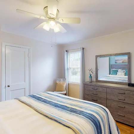 Thunderbolt Cottage-2