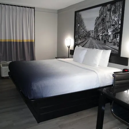 Super 8 By Wyndham Savannah-2