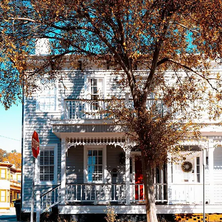 Private Hot Tub: Historic Savannah Home-3