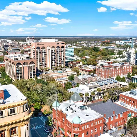 Elsewhere On Madison Square Manor-3