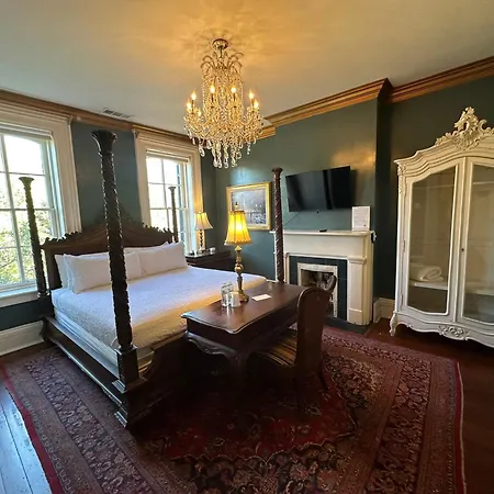 Justine Inn Savannah-3