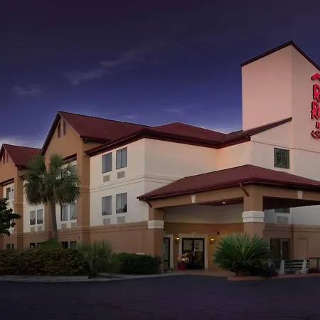 Red Roof Inn & Suites Savannah Gateway-3