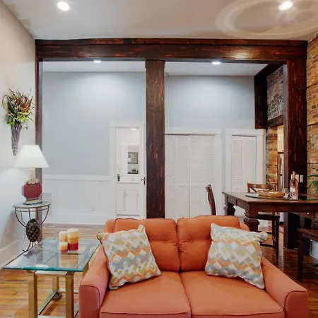 416A Waldburg St - Newly Renovated 1920'S Historic District Apt-3