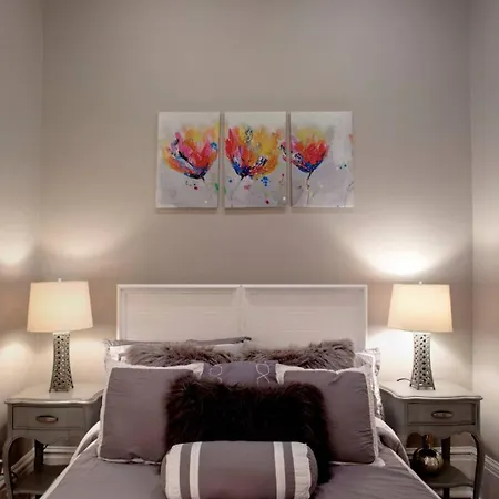 201 York #2 - Newly Renovated Parkside Apt!-3