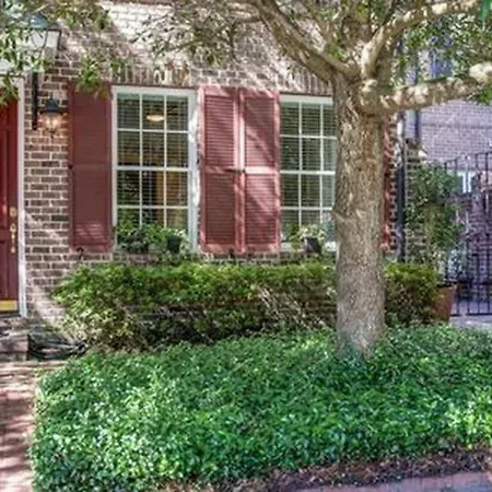 Beautiful 3Bed Townhome In Historic Downtown Savannah-3