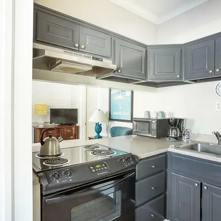 Wakefield Cottage By Lucky Savannah-3