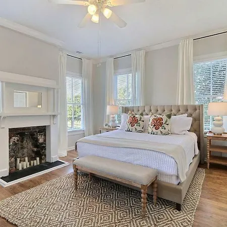 Gallery Stays - Parkside Manor-2
