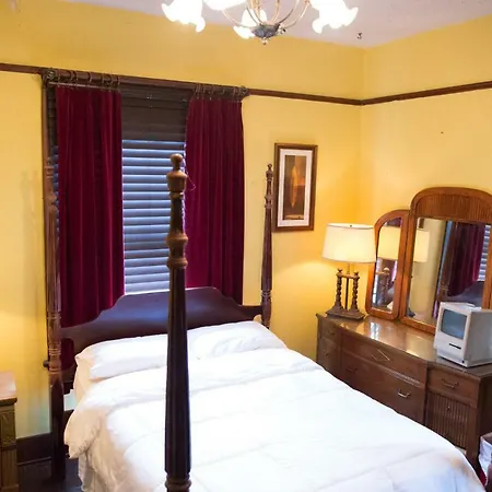 5 Bedroom Downtown Savannah Ga-2