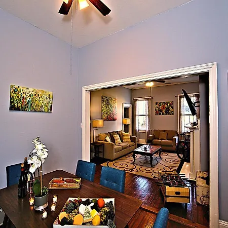 Downtown Savannah Oasis-2