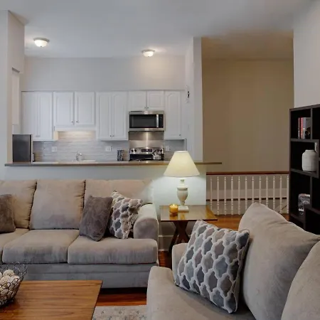 4 Bedroom Large Renovated Townhouse-3