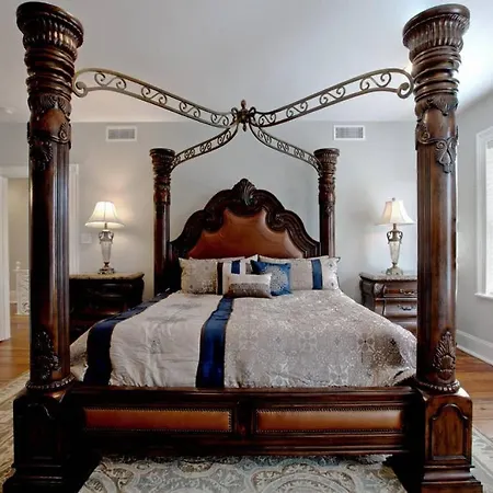 Sophisticated Historic Remodeled 9 Bedroom Home-3