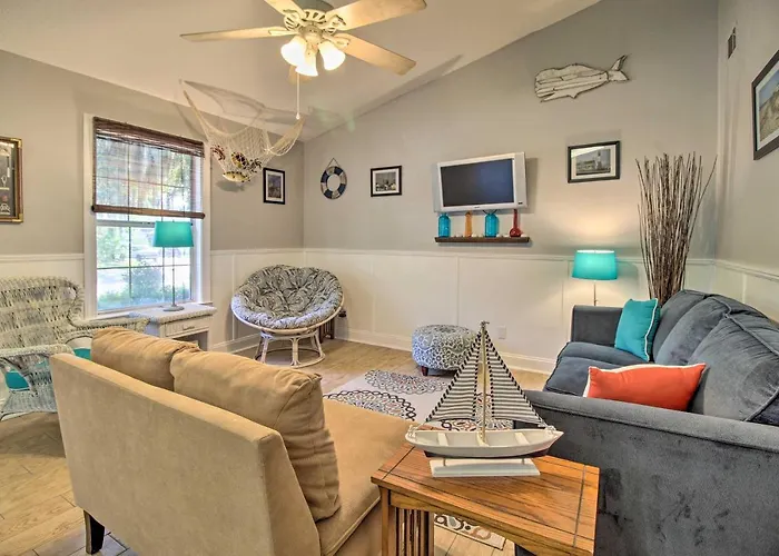 Haustierfreundliches Cozy Family-Friendly Home Near Historic District! Savannah