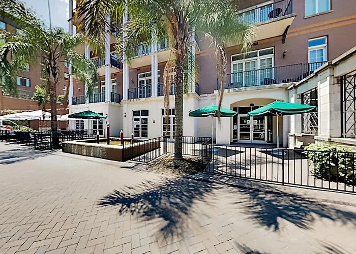 Bay Street Loft At Ellis Square