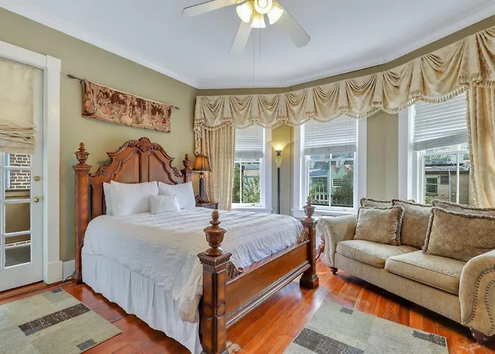 The Wright Suite On Beautiful Jones Street