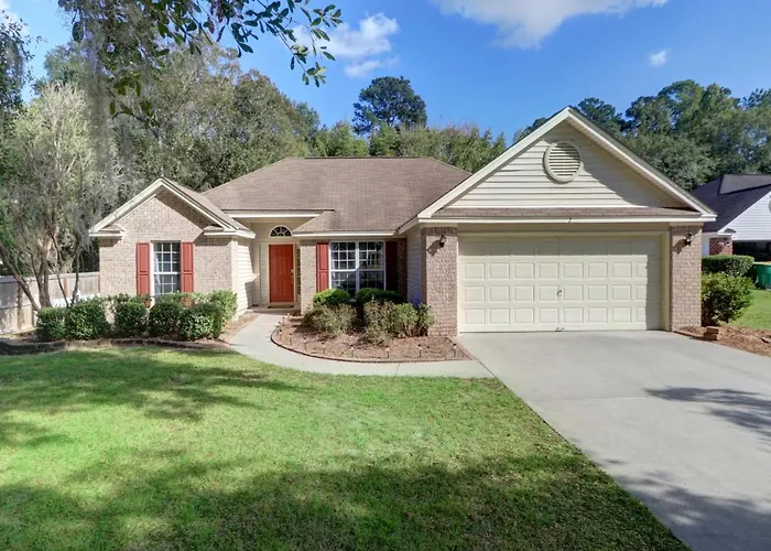 Pet friendly Pooler Travelers Retreat VI - Entire House - Villa Savannah