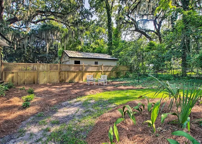 Haustierfreundliches Elegant Savannah Hideaway W/ Private Garden