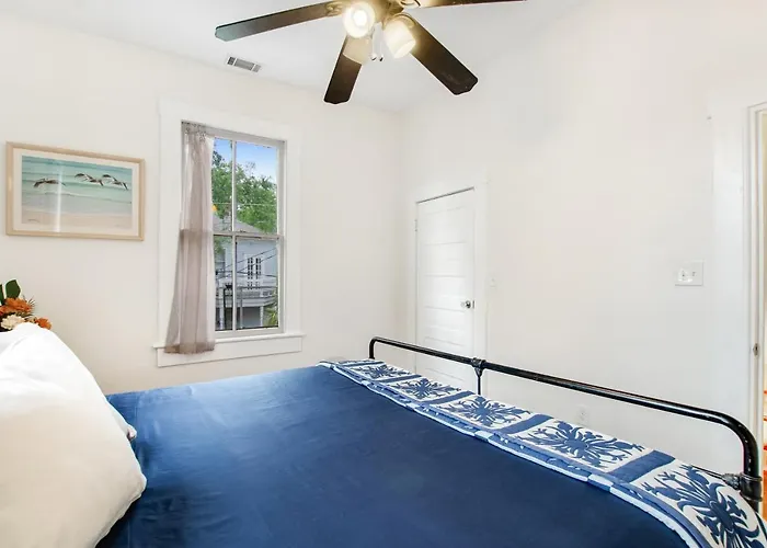 Starland Yellow Door Retreat