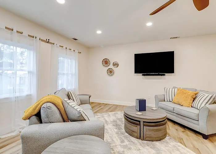 Pet friendly Savannah Serenade - Suite D