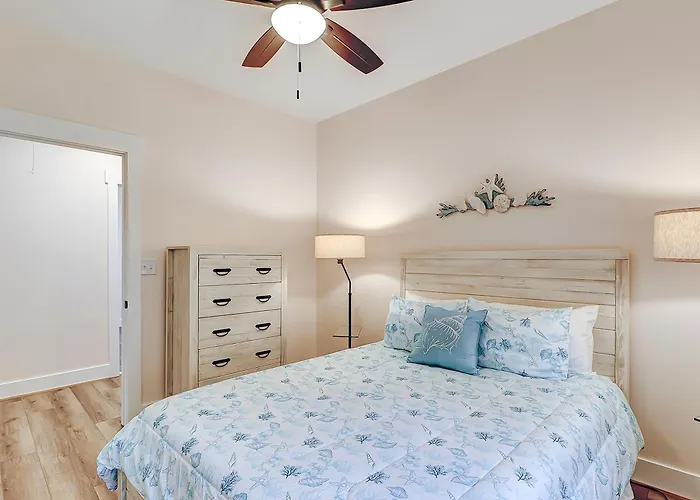 Pet friendly Savannah Serenade - Suite D