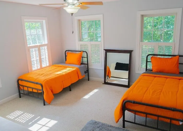 Pet friendly Immaculate Savannah Home Away From Home For Entire Family And Friends