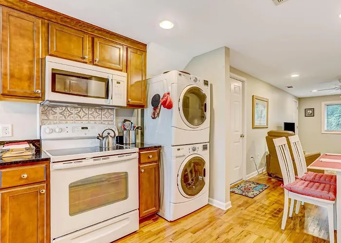 Evergreen Inn Unit B