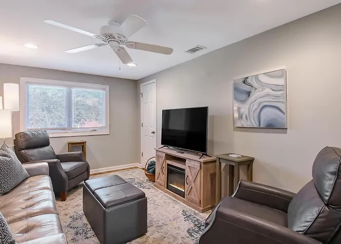 Evergreen Inn Unit C