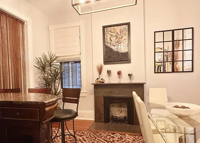 The Lyons House - Luxe Historical Home - Parking Included Savannah