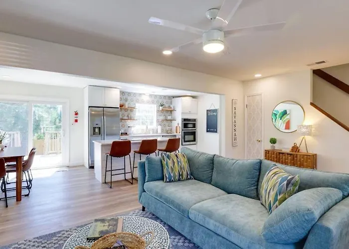 Contemporary Stylish Home Btw Dwtn Savannah&Tybee!