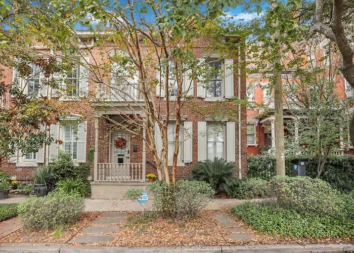 The Palm House-Downtown Private Patio Luxury Home
