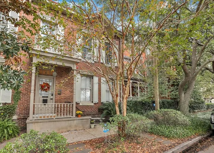 The Palm House-Downtown Private Patio Luxury Home