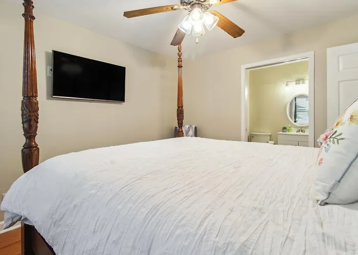 Savannah Home With Patio And Grill About 2 Mi To Downtown
