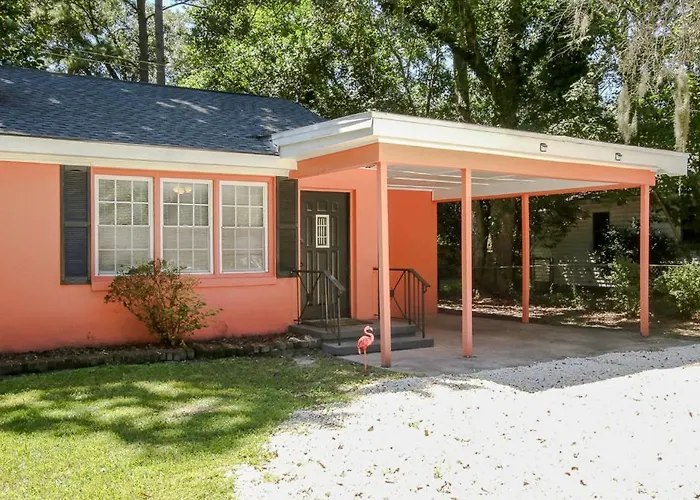 Pink Wing Pet-Friendly Cottage Near Hospitals, Ssu Savannah