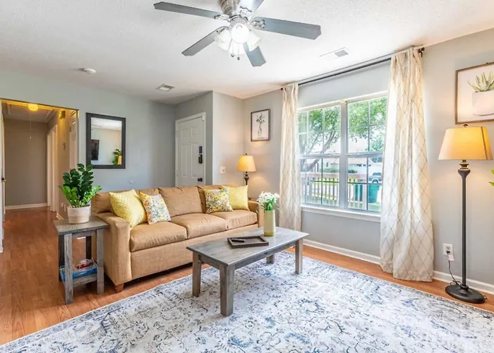 Screened Porch Firepit Patio Peaceful In Pooler