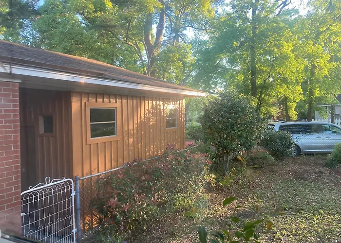 Heyward Long Term Hosts Villa Savannah