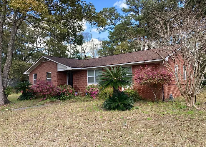 Heyward Long Term Hosts Villa Savannah