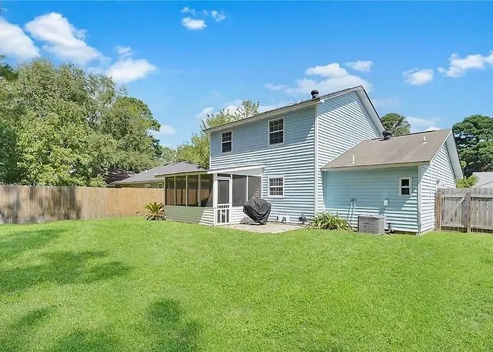 Location! Summer Special Game-Room Huge Backyard And Close To Everything!