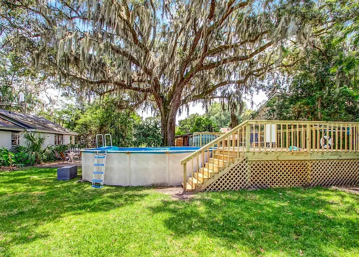 Apartment With Gazebo-Swanky Savannah Style