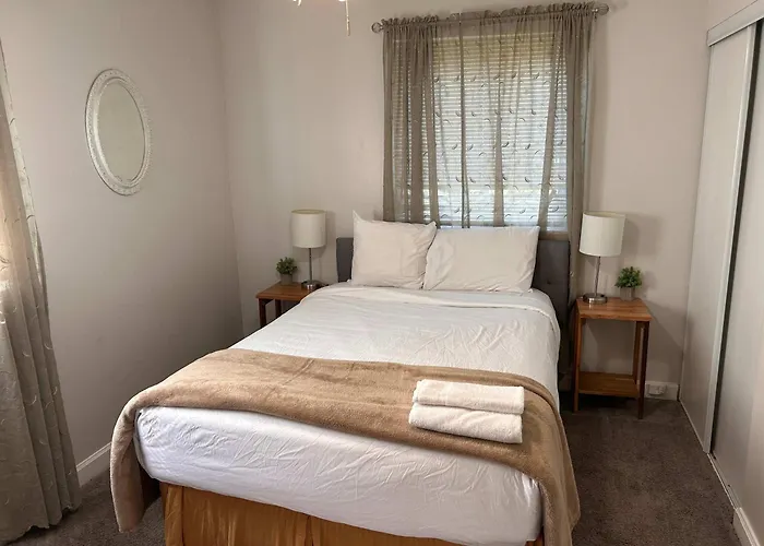 Garden City Delight-Less Than 5 Miles From Downtown!