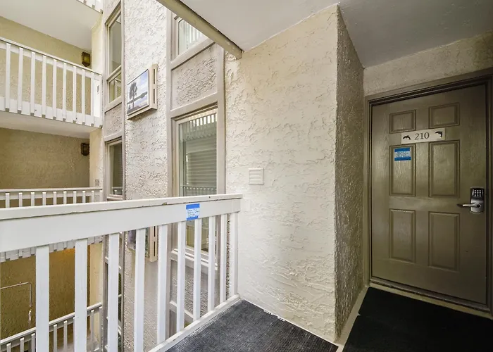 Shorewood Villas Unit 210