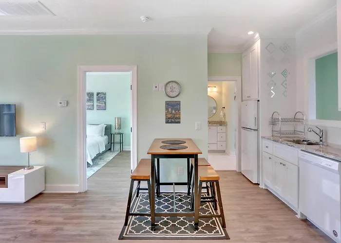 Gaston Hideaway Apartment Savannah
