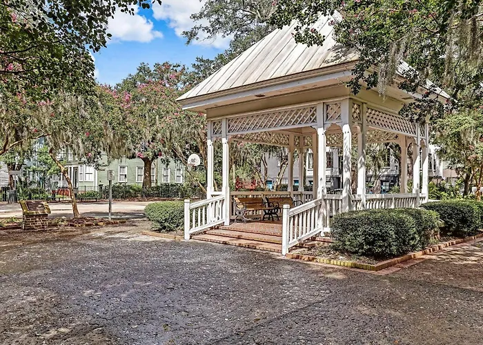 Houston Street Retreat