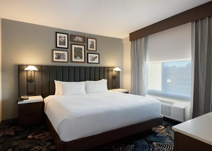 Doubletree By Hilton Hotel Savannah Airport