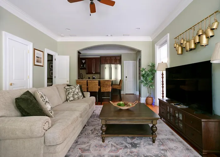 Beautiful 3Bed Townhome In Historic Downtown Savannah