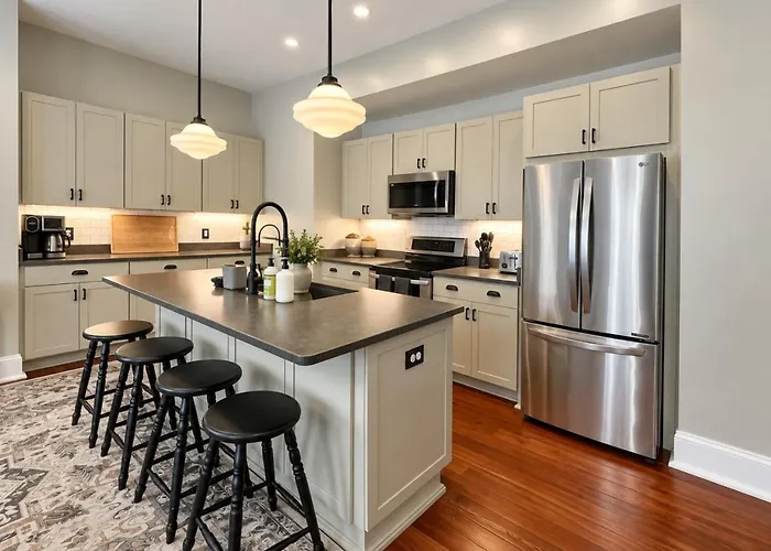 Newly Renovated 4 Bed 3 Bath And 2 Parking Spots
