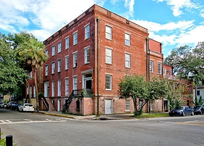 201 York #2 - Newly Renovated Parkside Apt!