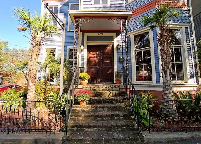 Bed and Breakfast Huge Victorian Beauty Overlooking Forsyth Park Savannah