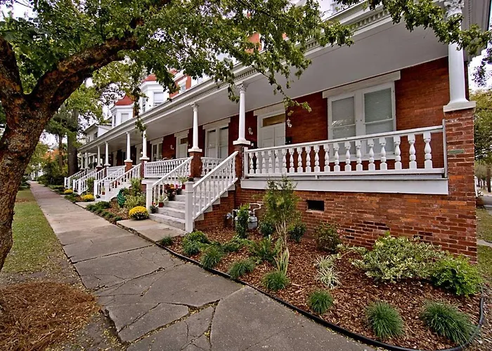 4 Bedroom Beauty In Historic Building