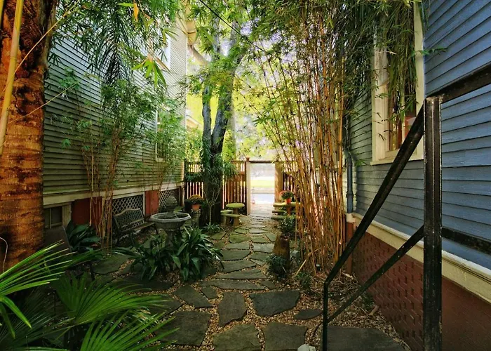 Bed and Breakfast Huge Victorian Beauty Overlooking Forsyth Park Savannah